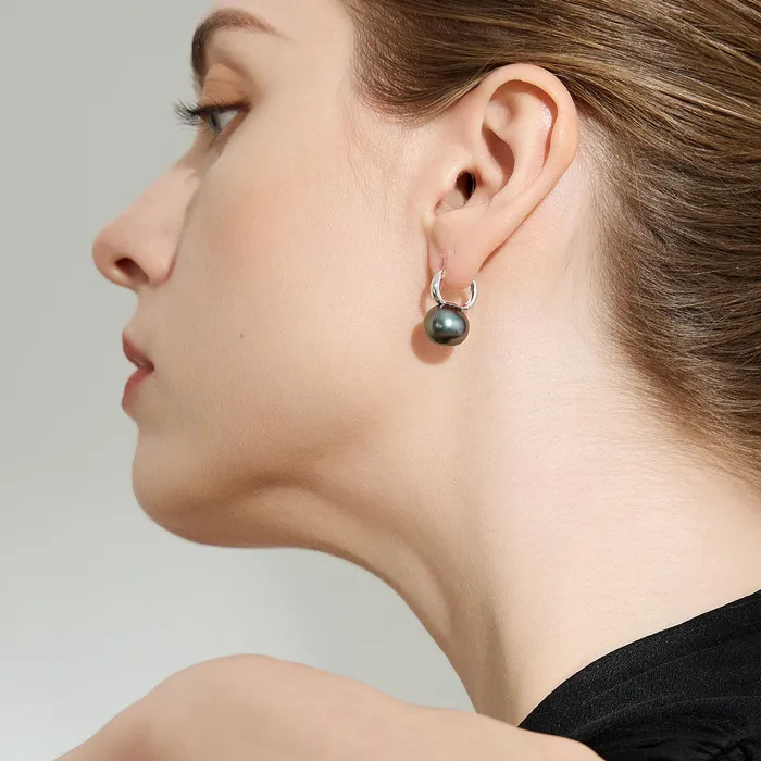 Earrings Pearly Lustre 18K Gold Top Grade Tahitian Pearl Earrings KE00191
