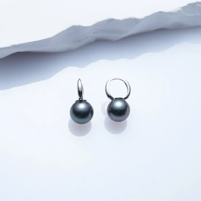 Earrings Pearly Lustre 18K Gold Top Grade Tahitian Pearl Earrings KE00191