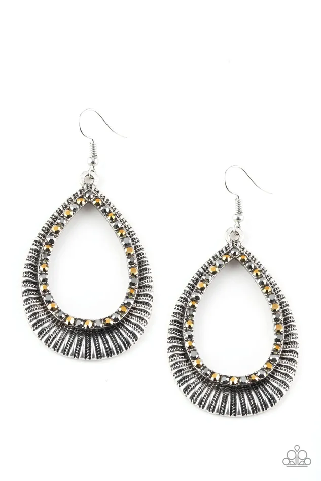 Earrings Paparazzi Jewelry Paparazzi Earring Right As REIGN Multi