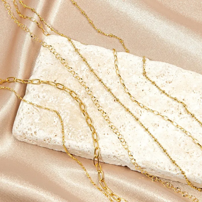 Necklaces Jude Frances Jude Frances Lisse Small Looped Chain Necklace