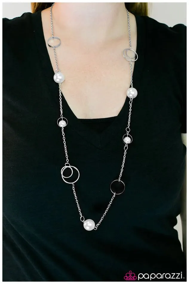 Necklaces Paparazzi Jewelry Paparazzi Necklace Sing Me A Song Mr Piano Man White