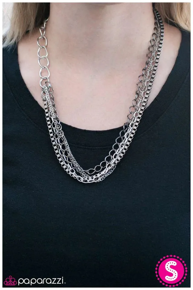 Necklaces Paparazzi Jewelry Paparazzi Necklace Thinking Outside of the BOX CHAIN Silver