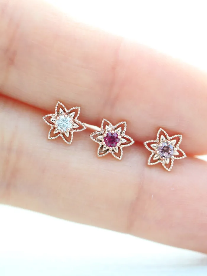 14K Gold Bling Flower Cartilage Earring 18G16G MinimalBijoux Earrings