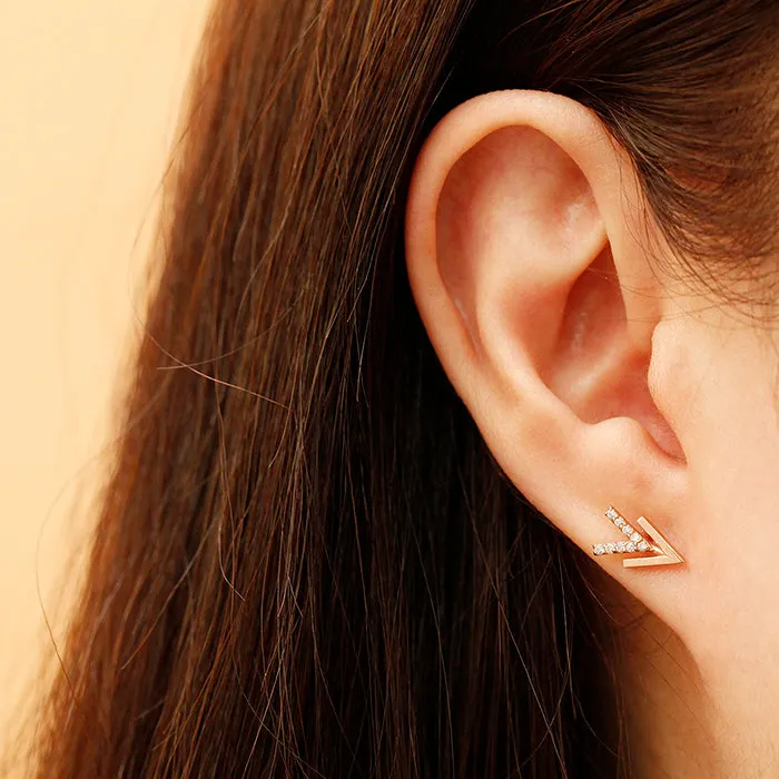 MinimalBijoux Earrings 14K Gold Edge Double V Shape Cartilage Earring 18G16G