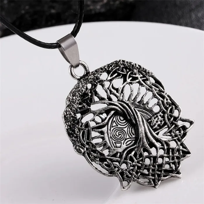 Necklaces Valhalla Vikings Yggdrasil Necklace Knotted Yggdrasil