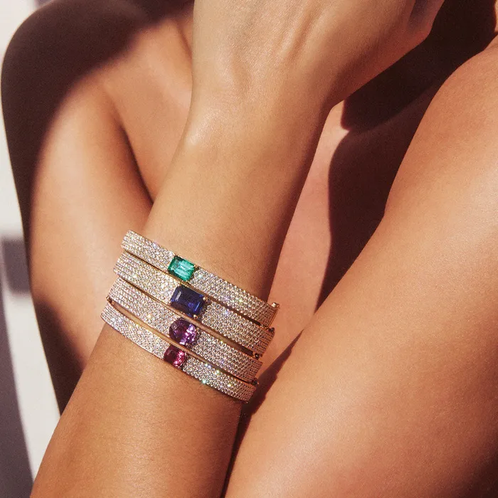 Bracelets anitako PAVE DIAMOND OVAL BRACELET WITH EMERALD CUT COLOMBIAN EMERALD CENTER