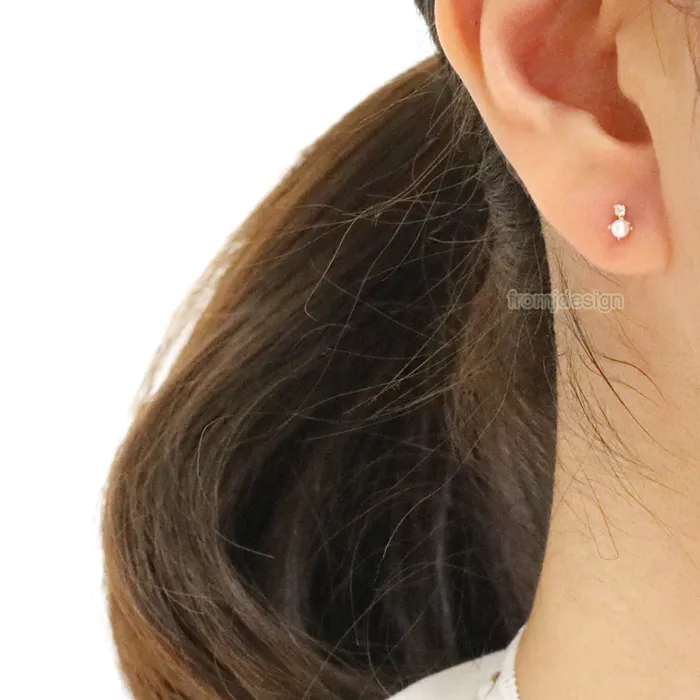 Earrings Diamond Petite Pearl Piercing from J Shop