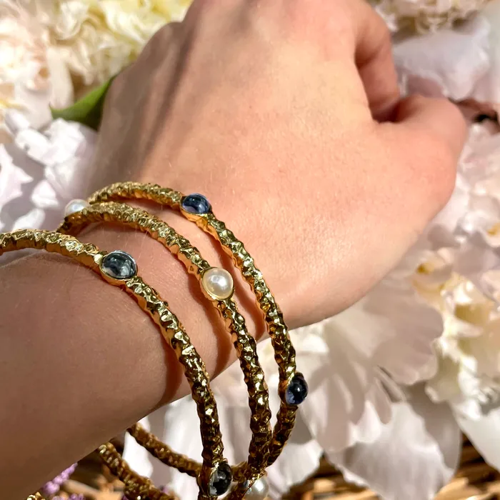 Earrings Halcyon Days Halcyon Days Cabochon Pearl Gold Torque Bangle