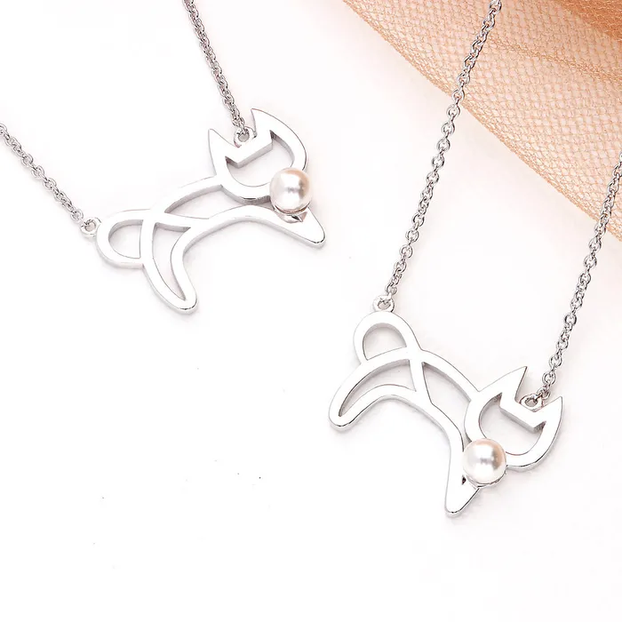 BERRICLE Necklaces Cat Imitation Pearl Necklace in Sterling Silver