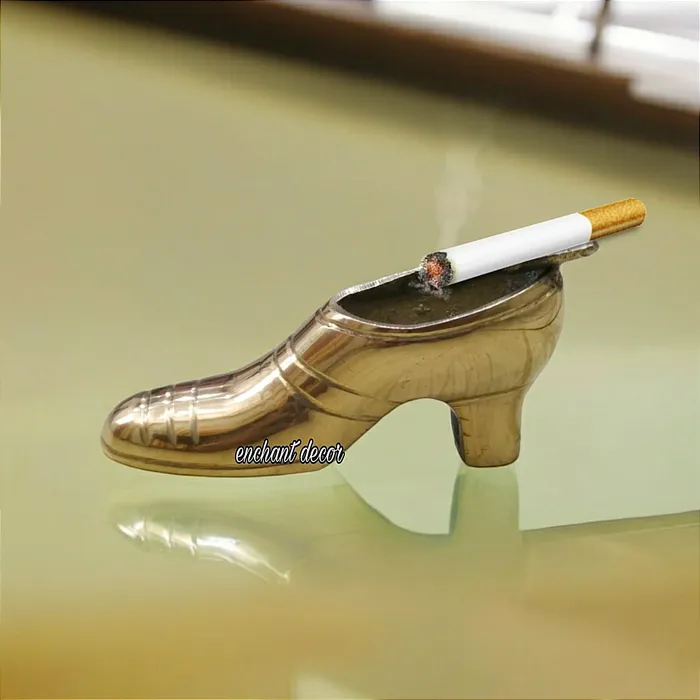 Dropshipped via Social Commerce Network Earrings Asha Enchant Decor Brass Cigrette Smoking Ashtrays Modern Tabletop Gold Color Shoe Design Ash Trays For Home Office