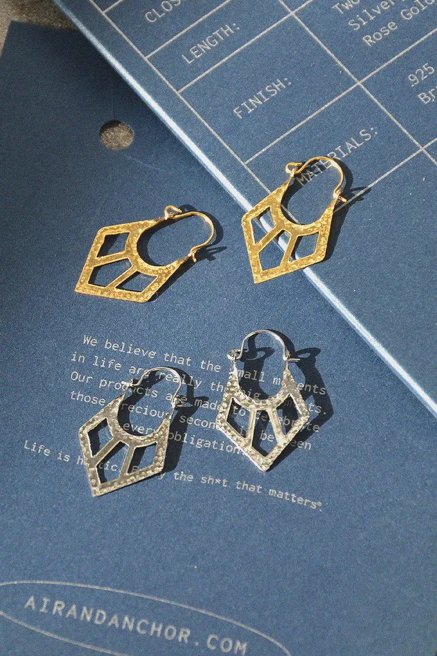 Earrings Air Anchor Chasing Light Earrings