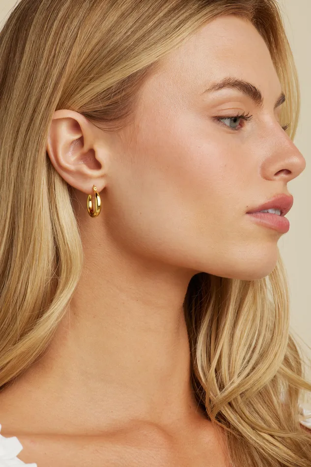 Untamed Petals PreStyled Sets Nadia Classic Gold Hoops Untamed Petals PreStyled Sets Nadia Classic Gold Hoops