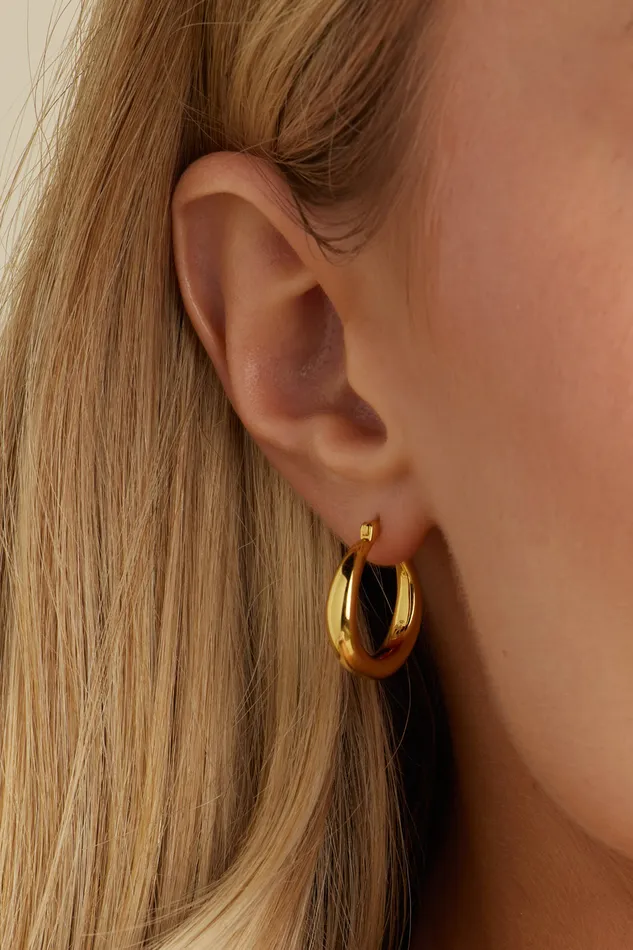 Untamed Petals PreStyled Sets Nadia Classic Gold Hoops Untamed Petals PreStyled Sets Nadia Classic Gold Hoops