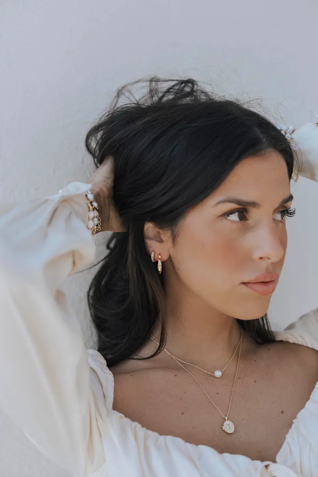 Untamed Petals PreStyled Sets Nadia Classic Gold Hoops Untamed Petals PreStyled Sets Nadia Classic Gold Hoops